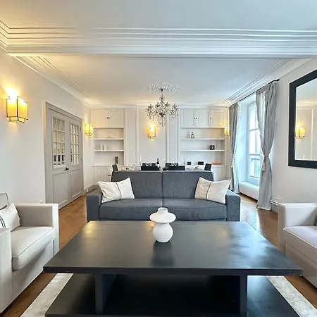 Luxembourg Gardens Deluxe Family Flat & Elevator * Parijs