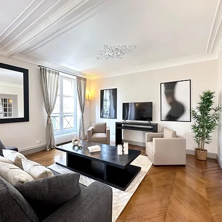 Apartment Luxembourg Gardens Deluxe Family Flat & Elevator *