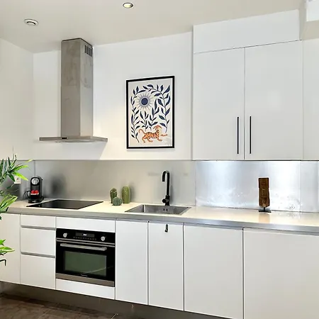 Luxembourg Gardens Deluxe Family Flat & Elevator Apartment Paris