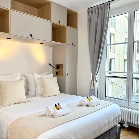 Apartment Luxembourg Gardens Deluxe Family Flat & Elevator