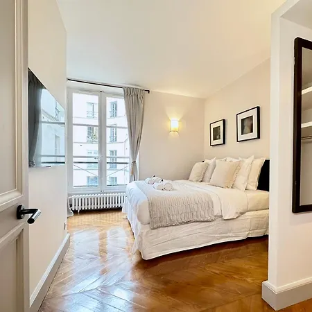 Luxembourg Gardens Deluxe Family Flat & Elevator Paris