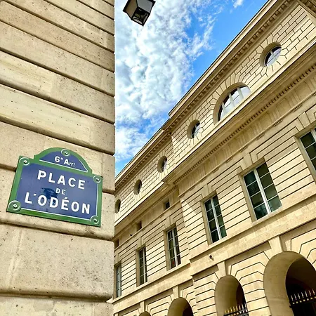 Luxembourg Gardens Deluxe Family Flat & Elevator Apartment Paris